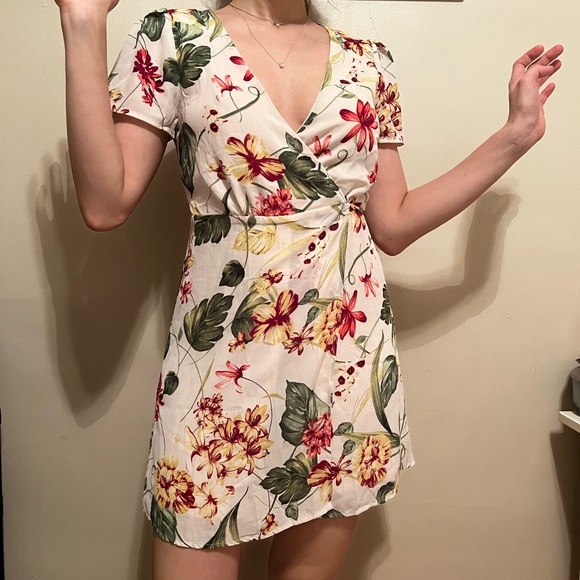 Forever 21 Floral Dress - Picture 4 of 5
